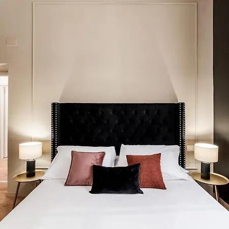 4 Bedrooms, Luxury 5 Minutes From The Colosseum Jacuzzi