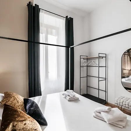 4 Bedrooms, Luxury 5 Minutes From The Colosseum Jacuzzi * Rom