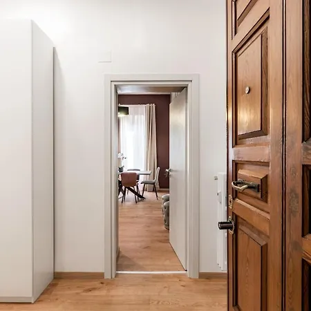 4 Bedrooms, Luxury 5 Minutes From The Colosseum Jacuzzi Rom