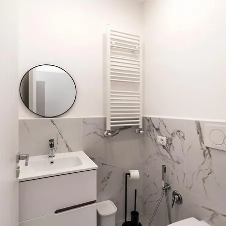 4 Bedrooms, Luxury 5 Minutes From The Colosseum Jacuzzi * Rom